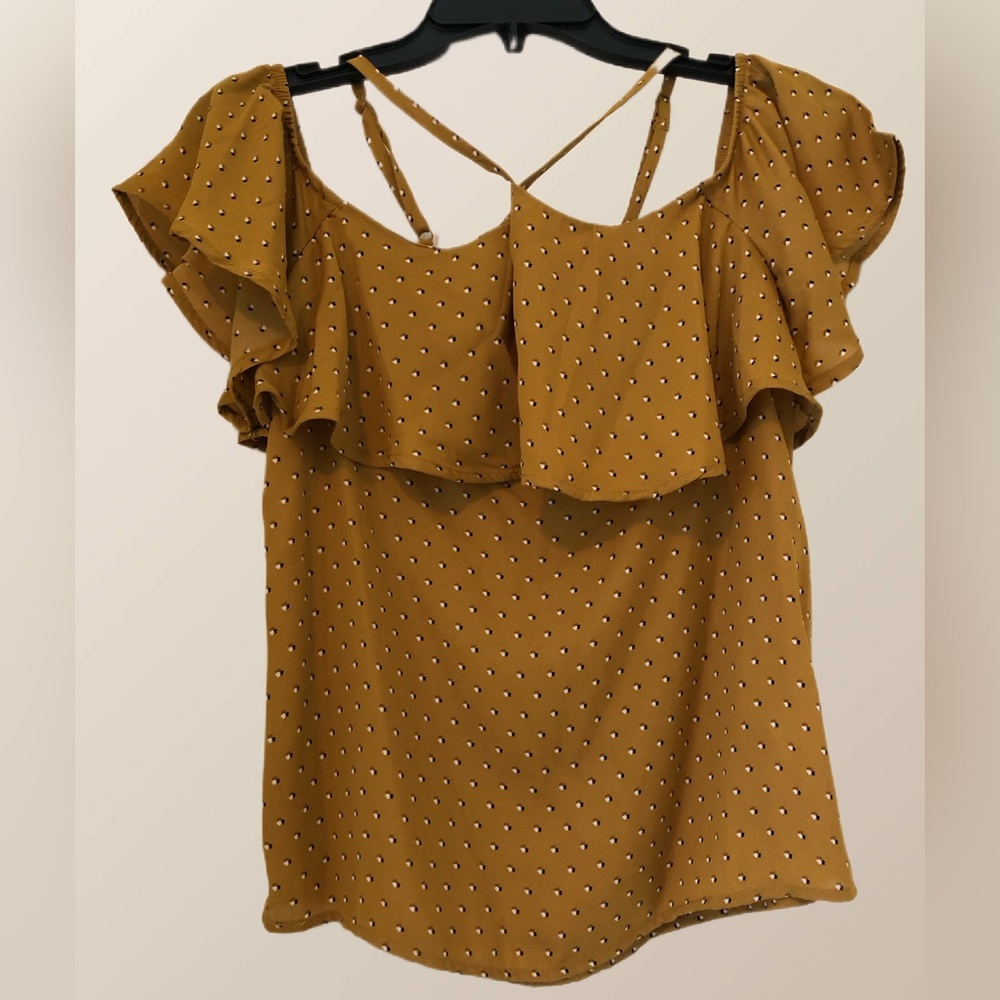 Maurice’s Gold Off the shoulder top, Women’s XS